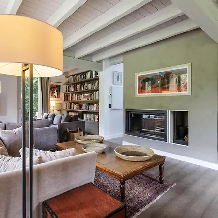 With Peaceful Surroundings In Apartment