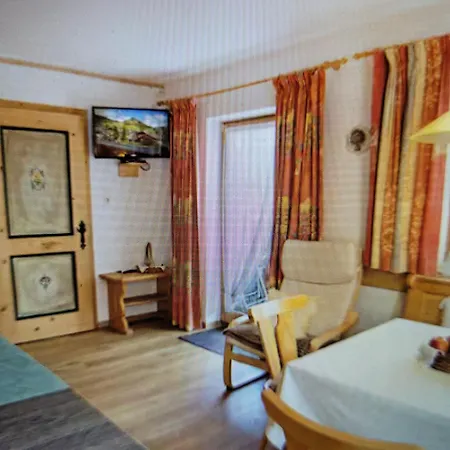 With Peaceful Surroundings In Apartment *
